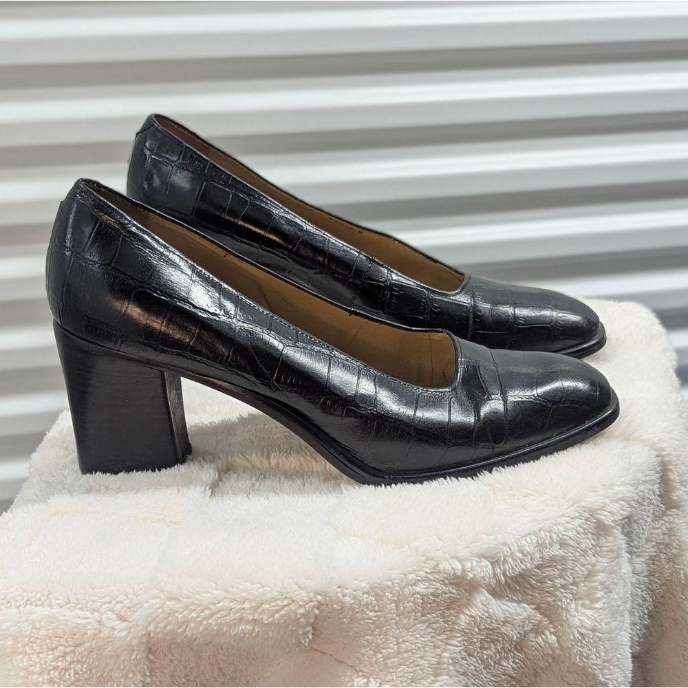 Office Siren Quiet Luxury Croc Leather Block Heel Pumps VTG Jacqueline Ferrar 8M